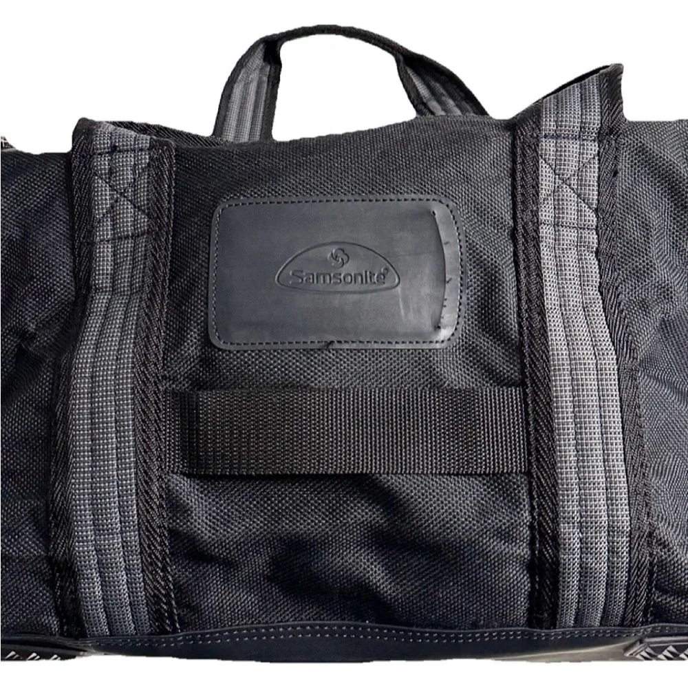 Samsonite Travel Duffle Bag Black Gym Weekender Carry On 19–22” EUC